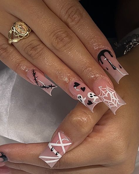 Simple and cutesy 👻💕 ##screamnails #nailart #naildesign #nailinspo #explore #halloween #halloweennails #ghostface #blood #spookyszn #spooky #spookynails #october Scary Short Nails, Bougie Halloween Nails, Bling Spooky Nails, Nail Manifestation, Short Nail Spooky Designs, Nail Art Unique, Spooky Halloween Nails 2022, Shorties Nails, Cruise Nails