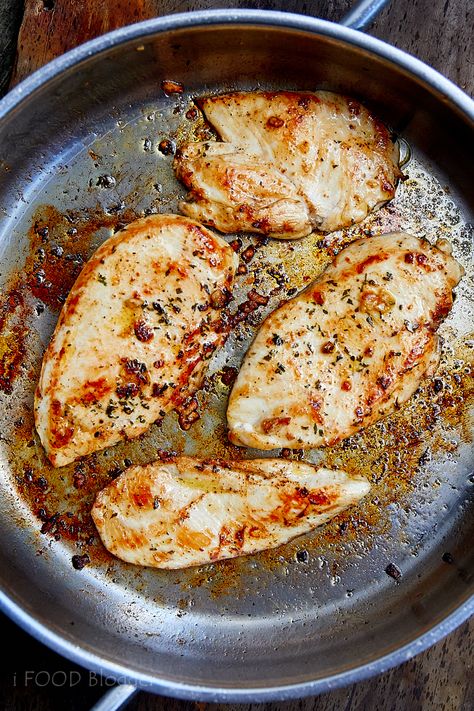 Chicken Breast Fillet Recipes, Sliced Chicken Breast Recipes, Pan Chicken Breast, Craving Tasty, Fried Chicken Breast Recipe, Pan Fried Chicken Breast, Recipes Greek, Recipes Skillet, Delicious Chicken Breast Recipes