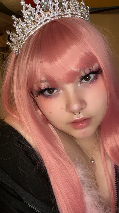 Princess Bubblegum Makeup, Bubblegum Cosplay, Princess Bubblegum Cosplay, Duo Ideas, Buble Gum, Princess Makeup, Cosplay Inspo, Princess Core, Princess Bubblegum