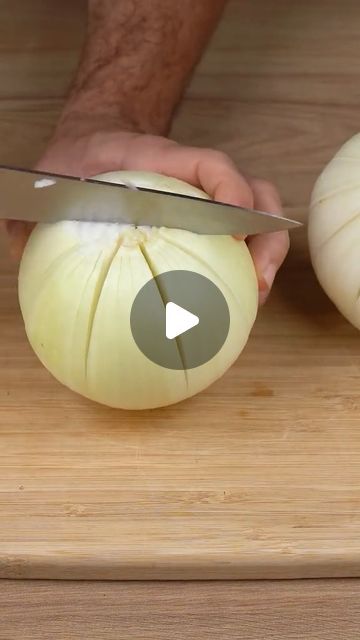 Blossom Onion Recipe, Easy Onion Recipes, Recipes With Lots Of Onions, Blooming Onion Recipe Easy, Bloomin Onion Recipe, Melted Onions Recipe, Onion Flower Recipe, Onion Boil Recipe Tik Tok, Onion Chips Baked