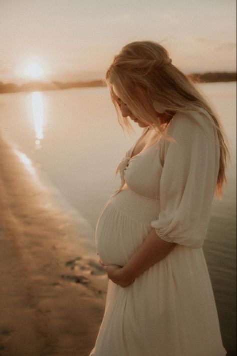 Beach Maternity Photos Single Mom, Beach Maturity Shoot, Winter Beach Maternity Photoshoot, Beach Maternity Photos Mom Only, Beach Maternity Photos Couples, Pregnancy Photoshoot Beach, Pregnant Shoot, Maternity Shoot Beach, Sunset Maternity Photos