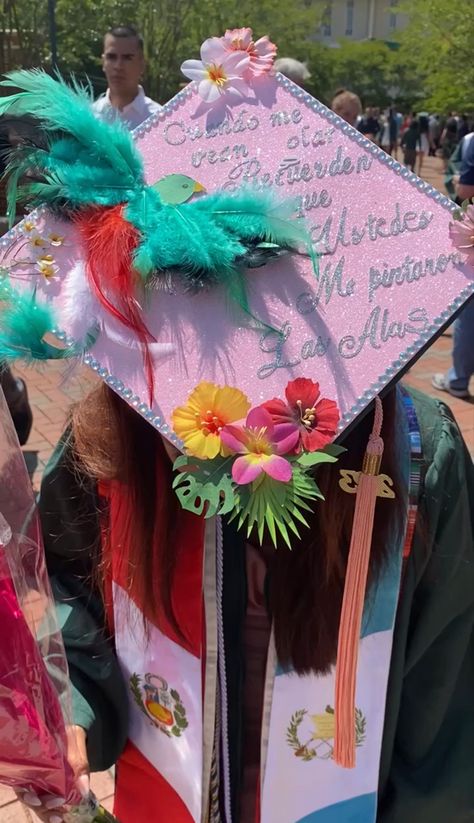 A Latina graduate shows off her decorated cap and stoles. Spanish Graduation Cap, Grad Stole Ideas, First Generation Graduation Cap, Latina Graduation, Stole Ideas, Grad Stoles, 2025 Graduation, Graduation Cap Ideas, Pics Poses