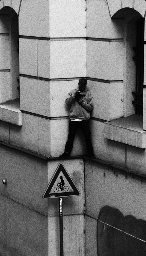 Hardest Photos Of All Time, Wide Angle Street Photography, Standing On Edge Of Building, Isolation In Photography, Photojournalist Aesthetic, Urban Exploration Aesthetic, Escaping Aesthetic, Parkour Aesthetic, Gritty Aesthetic