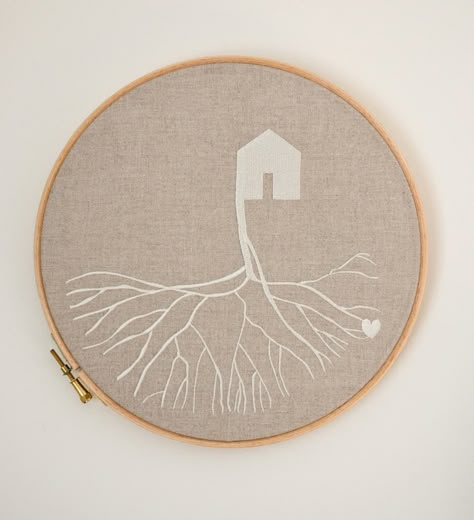 roots Crochet Cross, Needle Point, Fabric Projects, Embroidery Inspiration, Hoop Art, Diy Embroidery, Fabric Art, Embroidery Hoop, Embroidery Thread