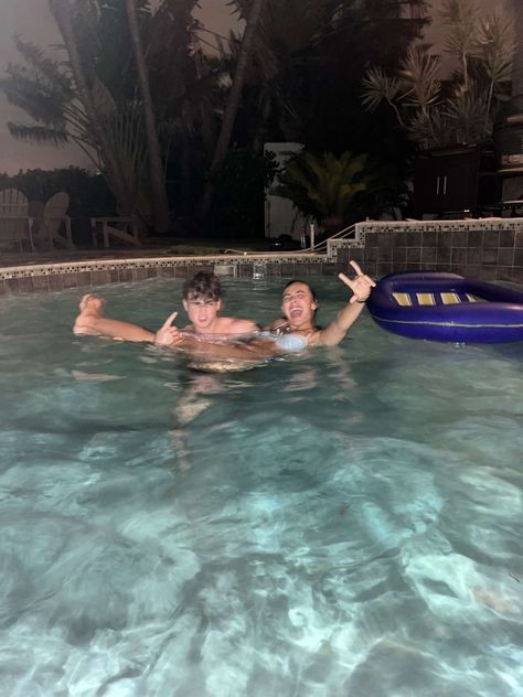 Relationship goals , summer pool party Brother Sister Photos, Pool Boy, Cheerleader Girl, Sister Photos, Summer Pool Party, Teen Love, Best Friends Aesthetic, Friends Aesthetic, Summer Pool