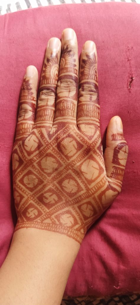 Swastik is a sign of good fortune in married life............. Swastik Mehndi Design, Back Hand Design, Hand Design, Mehndi Design, Married Life, Good Fortune, Hand Designs, A Sign, Hand Henna