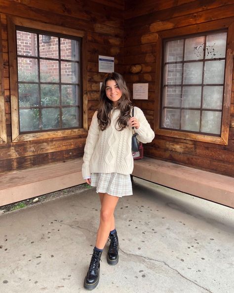 Platform Docs Outfit, Jadon Outfit, Platform Doc Martens Outfit, Doc Martin Outfits, Doc Martens Outfit Fall, Viviane Audi, Platform Doc Martens, Martens Outfit, Dr Martens Outfit