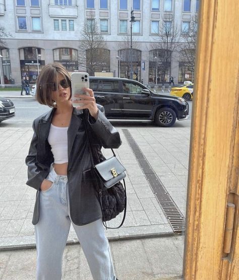 Ootd For Short Hair, Short Hair Outfit, Fashion Inspo Casual, Short Hair Outfits, Short Dark Hair, Asian Short Hair, Blonde Hair Looks, 90s Hairstyles, Hair Color For Women