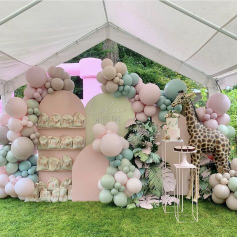 Pastel Jungle Theme Birthday Party, Sophie The Giraffe 1st Birthday Party, First Birthday Giraffe Theme, Pink Safari Birthday Party Balloons, Sophie Giraffe First Birthday, Safari Baby Shower Girl, Sweet Giraffe Events, Giraffe Baby Shower Theme, Safari Birthday Party Decorations