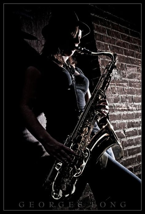 Saxophone Photography, Saxophone Art, Epic Photography, Jazz Players, Musician Photography, Saxophone Players, Senior Portrait Poses, Jazz Art, Music Pics