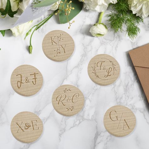 Are you looking for something special for your special day? These wooden tokens with engraved initials provide a personal touch. Use them as drink tokens and give your guests free drinks during your wedding. You can hand them out at the wedding, send them with the invitation or put them on the table for guests. Also suitable as a wedding favour or table decoration.  *Technical details* The wooden tokens are made of real planed and steamed maple wood. The tokens are 29 mm in diameter and 3 mm thi Drink Tokens Wedding, Wedding Tokens, Wedding Initials, Etsy Wedding Favors, Engraved Initials, Engraved Wedding, Table Decoration, Maple Wood, Wedding Favours