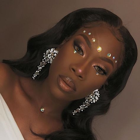 Trinidad Carnival Makeup, Carnival Makeup Caribbean, Caribana Makeup, Carribean Carnival Costumes, Carnival Hairstyles, Festival Face Gems, Masquerade Makeup, Jewel Makeup, Gem Makeup