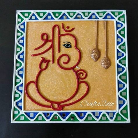 Lippan Art Ganesha, Lippin Art, Lippan Kaam, Lippon Art, Mirror Canvas Art, Mud Art, Canvas Painting Quotes, Painted Mirror Art, 3d Relief Art