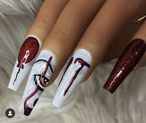 It Nail Designs, Halloween Nails Creepy, It Inspired Nails, It Nails Halloween, Michael Myers Nails Acrylic, It Nails Stephen King, Penny Wise Nails, It Halloween Nails, Pennywise Nail Art