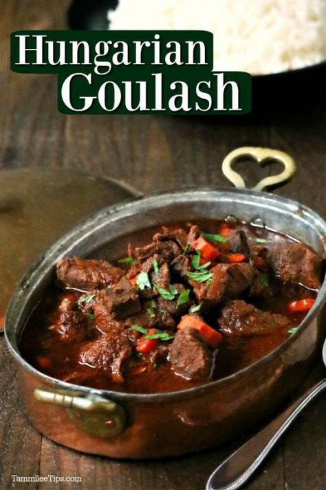 Comfort Food Soup, Hungarian Goulash, Goulash Recipe, Hungarian Cuisine, Beef Goulash, Eastern European Recipes, Comfort Soup Recipes, Food Soup, Goulash Recipes