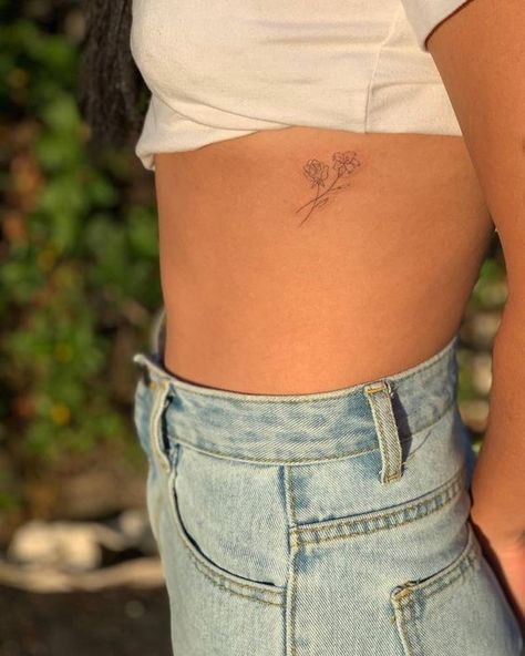 Tattoos Ribs, Fine Line Rose, Small Dainty Tattoos, Dainty Flower Tattoos, Flower Tattoo On Ribs, Small Rib Tattoos, Lillies Tattoo, Rib Tattoos For Women, Basic Tattoos