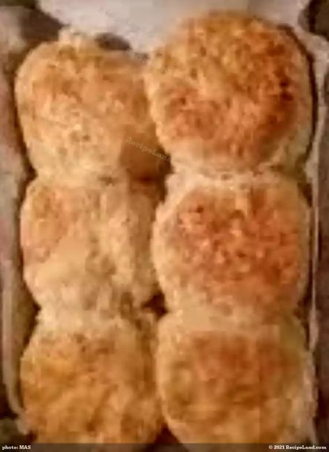 Cottage Cheese Biscuits Recipe, Cottage Cheese Savory Snack, Cottage Cheese And Herb Biscuits, Savory Cottage Cheese Snack, Cottage Cheese Biscuits, Carolina Gelen Cottage Cheese Bread, Viral Cottage Cheese Banana Bread, Cheese Biscuits Recipe, Yeast Biscuits