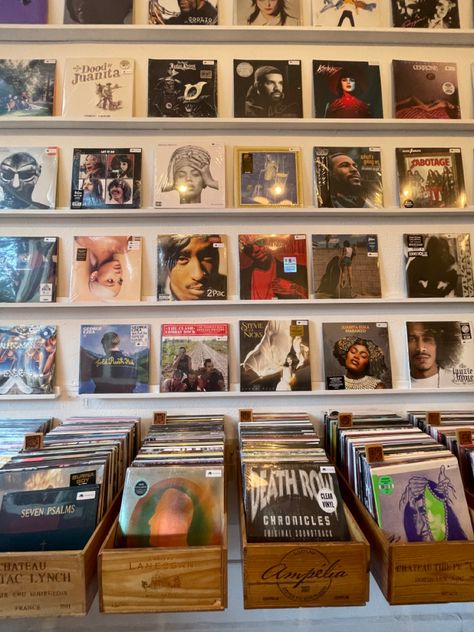 Small Record Store, Bloxburg Record Store, Vynil Record Aesthetic, Record Shop Aesthetic, Record Store Aesthetic, Rnb Music, Record Crafts, Vinyl Record Display, Vinyl Record Store