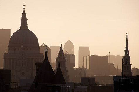 London Skyline by Bernardo Ricci Armani London School, London School Of Economics, London Architecture, St Pauls Cathedral, Architecture Concept Drawings, Morning View, London Skyline, London Town, Facebook Profile