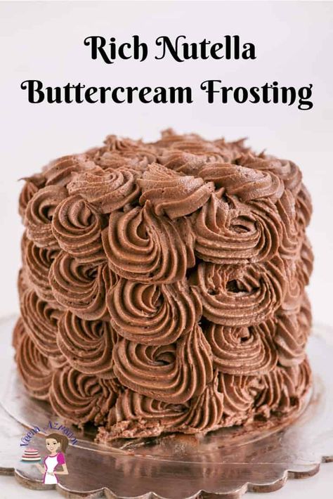 Nutella Frosting Recipe, Hazelnut Frosting, Nutella Icing, Nutella Buttercream Frosting, Desserts Nutella, Homemade Nutella Recipes, Nutella Frosting, Chocolate Chip Banana Bread Recipe, Frosting Buttercream