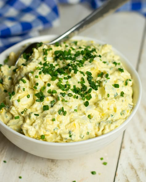 Paleo Sandwich, Keto Egg Salad, Chives Recipe, Dash Diet Recipes, Happy Passover, Easter Happy, Sour Cream Recipes, Low Carb Salad, Egg Salad Recipe