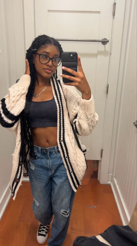 Jeans With Cardigan Outfit, Outfits With Cardigans Black Women, Hoodie And Cardigan Outfit, Big Cardigan Outfit Aesthetic, Black Woman Cardigan Outfit, Pink Cardigan Outfit Black Woman, Baggy Cardigan Outfit Aesthetic, Cardigan Outfits Black Women, Oversized Cardigan Outfit Black Women