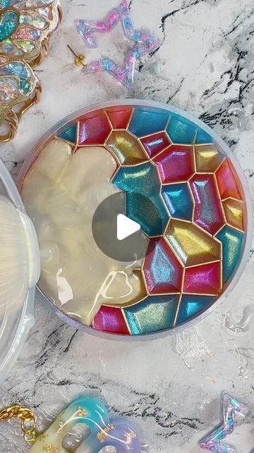 Resin Theme Ideas, Resin Art Diy Craft Ideas, Glitter Decorations, Painting On Resin, Resin Projects For Beginners, Glass Resin Art, Opal Resin Art, Resin Creations, Epoxy Resin 3d Painting