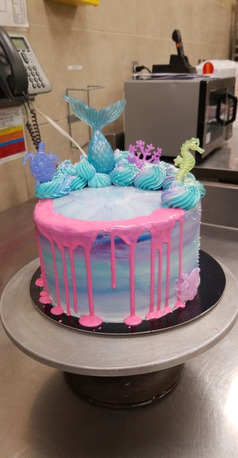 Buttercream mermaid drip cake with decopac Mermaid Drip Cake, Drip Cake Ideas, Work Basics, Cake Drip, Candyland Cake, Novelty Birthday Cakes, Mermaid Barbie, Unicorns And Rainbows, Birthday Theme Ideas