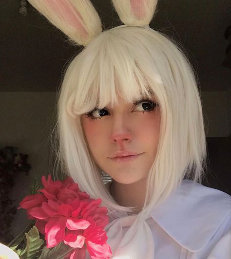 Simple Bunny Makeup Halloween, Rabbit Nose Makeup, Kawaii Bunny Makeup, White Bunny Costume Makeup, Rabbit Makeup Aesthetic, Rabbit Makeup Easy, Bunny Cosplay Makeup, White Rabbit Costume Makeup, Bunny Rabbit Makeup