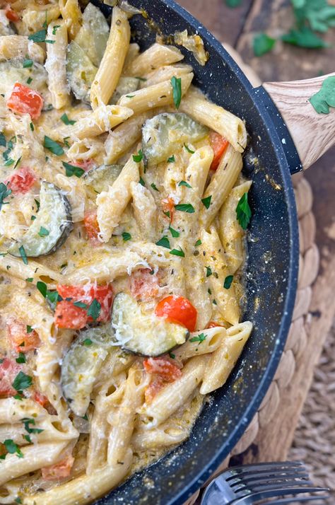 One-Pot CREAMY Vegetable Pasta | HEALTHY & Delicious 30 Minute Recipe Veggie Fettucini Pasta, Healthy Creamy Pasta, Creamy Vegetable Pasta, Veggie Pasta Recipes, Vegetable Pasta Recipes, Pasta Healthy, Veggie Pasta, Vegetable Pasta, Tomato Vegetable