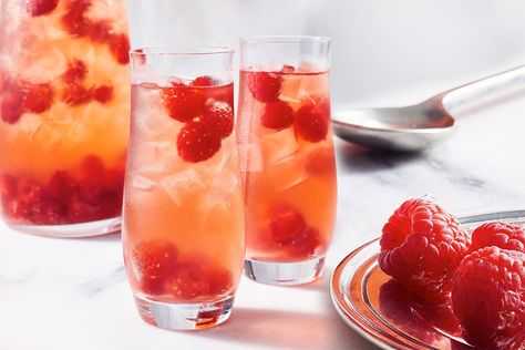 Your share text Easy Refreshing Cocktails, Pomegranate Kombucha, Recipes With Strawberries, Raspberry Sangria, Kombucha Cocktail, Kombucha Brands, Sangria Cocktail, Rose Sangria, Fermented Tea