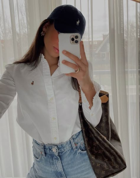 #outfit #fashion Polo Ralph Lauren Women Outfits, Rich Girl Vibes, Polo Shirt Outfit Women's, Rich Girl Style, Ralph Lauren Shirt Women, Rich Girl Fashion, Polo Shirt Outfits, Polo Outfit, Ralph Lauren Menswear