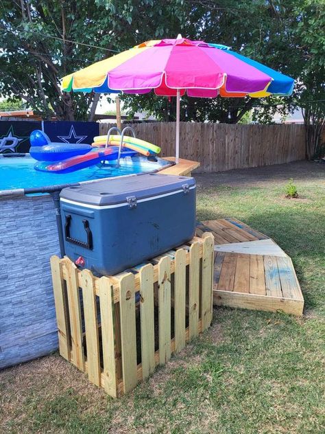 Above Ground Swimming Pools Group | Our little Pool Bar | Facebook Diy Pool Projects, Outdoor Above Ground Pool Ideas, Diy Pool Bar Ideas Backyard, Pallet Pool Bar, Diy Pool Bar, Above Ground Pool Decorating Ideas, Above Ground Pool Ideas On A Budget Diy, Temporary Deck, Above Ground Pool Hacks