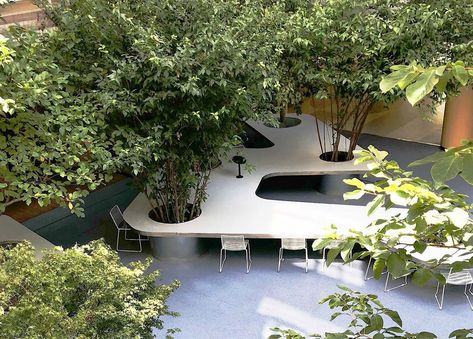 Gallery of Tree Desk Garden / Da landscape - 24 Table With Tree, Tree Desk, Green Court, Desk Garden, Tree Bar, Garden Library, Table Garden, Urban Landscape Design, Areas Verdes