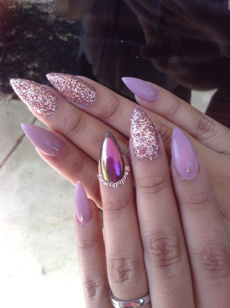 Chrome pink mauve rose gold glitter matte pointy stiletto acrylic nails Holographic Nails Acrylic, Acrylic Nails Chrome, Gold Chrome Nails, Mauve Nails, Holographic Nails, Valentine's Day, Hot Nails, Chrome Nails, Purple Nails