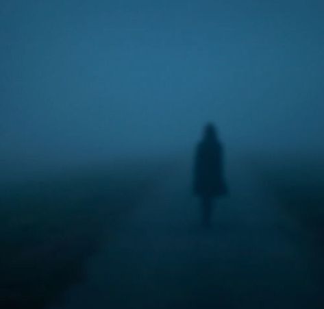 Blue Aesthetic Dark, Blue Hour, The Fog, Kelly Clarkson, Dark Photography, Feeling Blue, Dark Night, Grunge Aesthetic, Blue Aesthetic