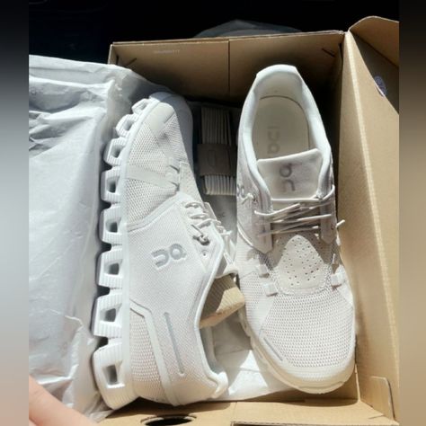 All White On Clouds, One Cloud Shoes, On Cloud 5 Shoes Outfit, On Cloud Shoes Women Outfit, Swiss Engineering Shoes, White On Clouds, Best Shoes For Nurses, On Cloud Outfit, On Cloud Sneakers