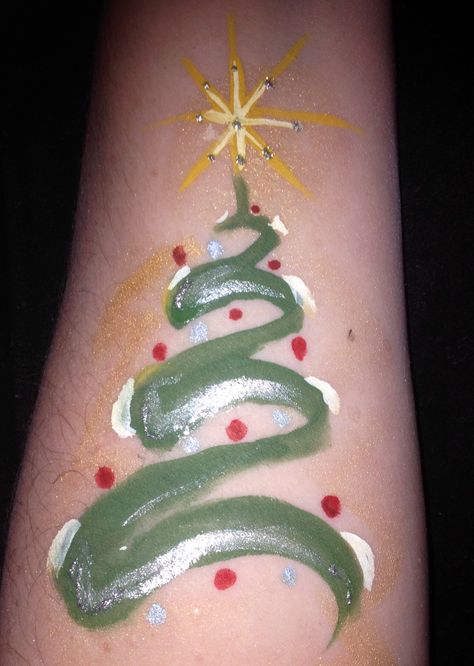 Christmas Tree design Face Painting For Christmas, Face Painting Ideas Christmas, Face Painting Christmas Easy, Xmas Face Paint, Simple Christmas Face Painting For Kids, Christmas Tree Face Paint, Easy Christmas Face Paint, Christmas Facepainting Kids Easy, Simple Christmas Face Paint