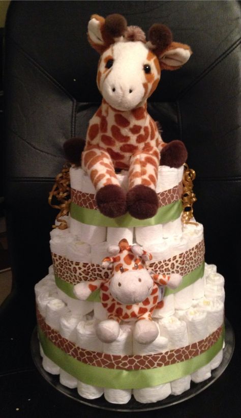 Giraffe Diaper Cake, Giraffe Baby Shower Theme, Baby Shower Cupcake Cake, Safari Baby Shower Boy, Diy Diaper Cake, Towel Cakes, Cake Diy, Baby Shower Giraffe, Diaper Cake Boy