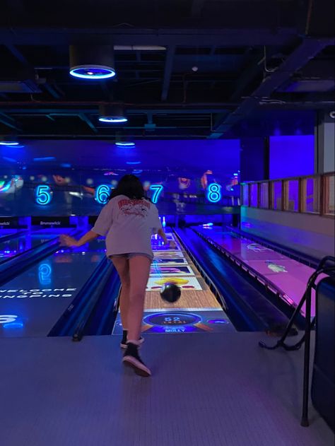 #bowling #aesthetic #blurry #friends #summer Bowling Astetic, Bowling Inspo Pics, Aesthetic Bowling Pictures With Friends, Bowling Aesthetic, Aesthetic Bowling Alley, 90s Bowling Alley, Bowling Outfit, Happy New Year Pictures, Bowling Shoes