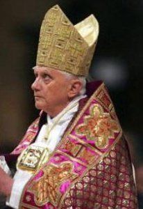 Ecclesiastical Vestments, Young Pope, Benedict Xvi, Sun Worship, Pope Benedict Xvi, Pope Benedict, The Pope, Holy Father, Pope John