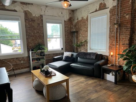 Studio Apartment Ideas Brick Walls, Small Brick Apartment, Brick Loft Apartment, Brick Wall Apartment, Exposed Brick Living Room, Exposed Brick Apartment, Living Room With Brick Wall, Apartment Layouts, Brick Wall Living Room