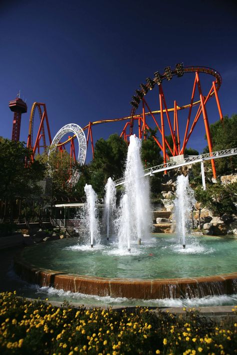 Six Flags Magic Mountain, Valencia California, California Attractions, Best Amusement Parks, Mountain Aesthetic, Destination Travel, Magic Mountain, Travel Marketing, Plan Your Day