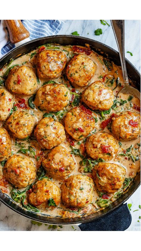 Creamy Spinach Turkey Meatballs Recipe - #turkey #chicken #meatballs #recipe #eatwell101 - These turkey meatballs are Gluten-free, low-carb, and veto-friendly - Perfect for a crowd-pleasing weeknight dinner. - #recipe by #eatwell101® Paleo Ground Turkey Recipes For Dinner, Chicken Turkey Meatballs, Creamy Turkey Meatballs, Creamy Spinach Turkey Meatballs, Chicken Spinach Meatballs, Spinach Turkey Meatballs, Healthy Meatball Recipe, Lake Recipes, Turkey Spinach Meatballs