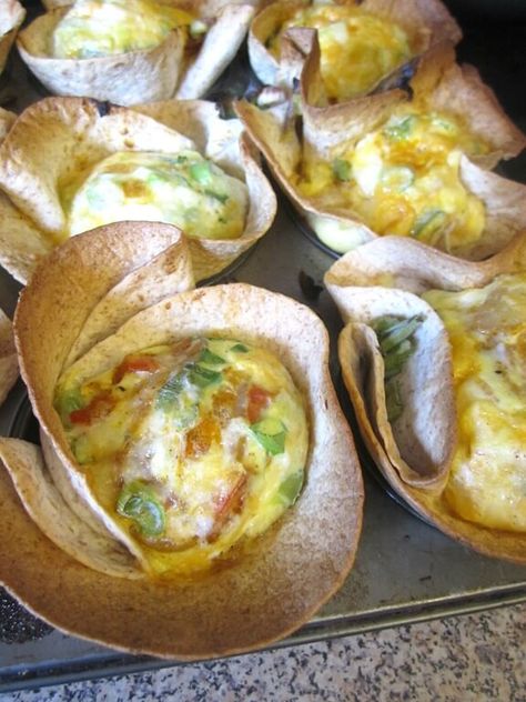 Tortilla Baked Egg Muffin Cups Baked Egg Muffins, Spinach And Goat Cheese, Egg Tortilla, Tortilla Bake, Tortilla Cups, Egg Muffin Cups, Goat Cheese Frittata, Delicious Vegetarian Dinner, Baked Egg