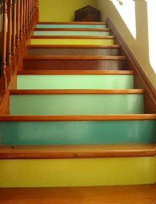 Painted stairs Painted Staircase, Stairs Makeover Design, Stairs Makeover Ideas, Stair Renovation, Stairs Renovation, Koti Diy, Architecture Renovation, Diy Staircase, Stairs Makeover