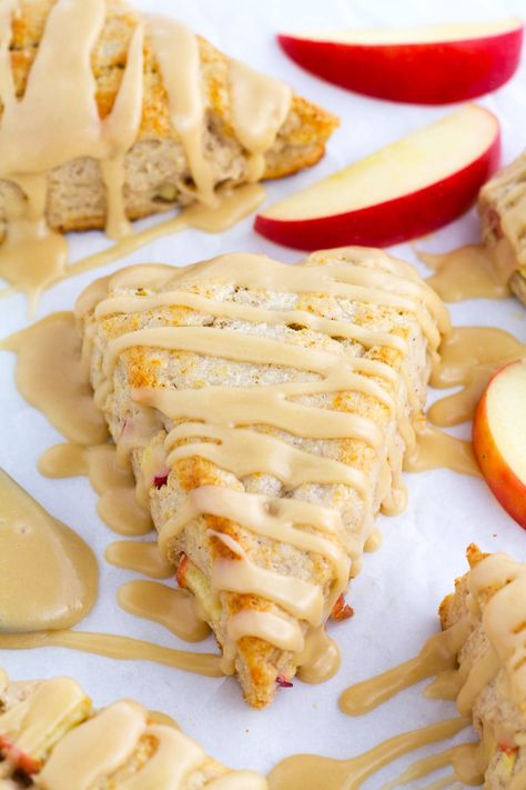 Moist Apple Scones with Maple Glaze - Borrowed Bites American Scones Recipe, Fall Breakfast Ideas, Apple Scones, Best Apples For Baking, Fall Recipes Breakfast, Fruit Scones, Bites Recipes, Apple Recipe, Favorite Breakfast Recipes