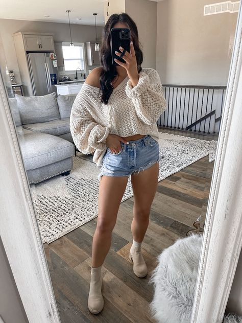 Fringe Booties Outfit, Fall Outfits Florida, Sweater And Denim Shorts, Boots And Shorts Outfit, Western Booties Outfit, Florida Fall Outfits, Florida Fall Fashion, Florida Fall, Casual Night Out Outfit