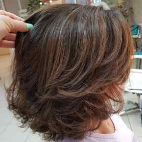 Layered Thick Hair, Haircuts For Medium Length Hair, Thick Hair Styles Medium, Thick Wavy Hair, Medium Layered Haircuts, Medium Layered Hair, Shoulder Length Hair Cuts, Haircut For Thick Hair, Medium Hair Cuts