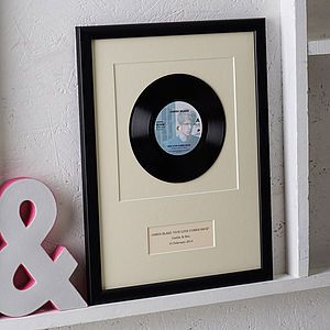 Framed Vinyl, Vinyl Record Frame, Framed Records, Award Ideas, Vinyl Frames, Album Frames, Vinyl Record Art, Record Art, Trendy Home Decor